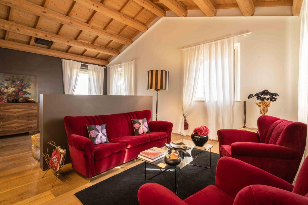 Casavostra - Ambience Suites Ostra Vetere Exterior foto
